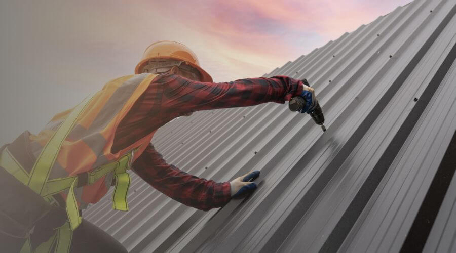 Professional gutter cleaning in Chelmsford, MA